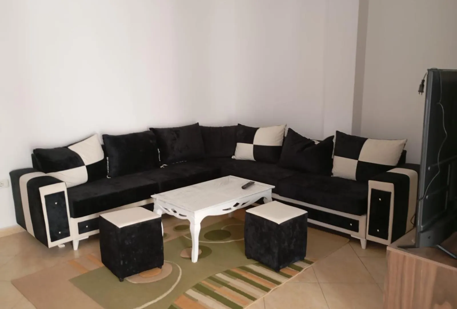 Sina Royal Hostel Tirana
